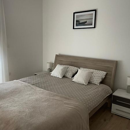 Giovanna Apartment With Terrace And Free Parking Pula Exteriör bild