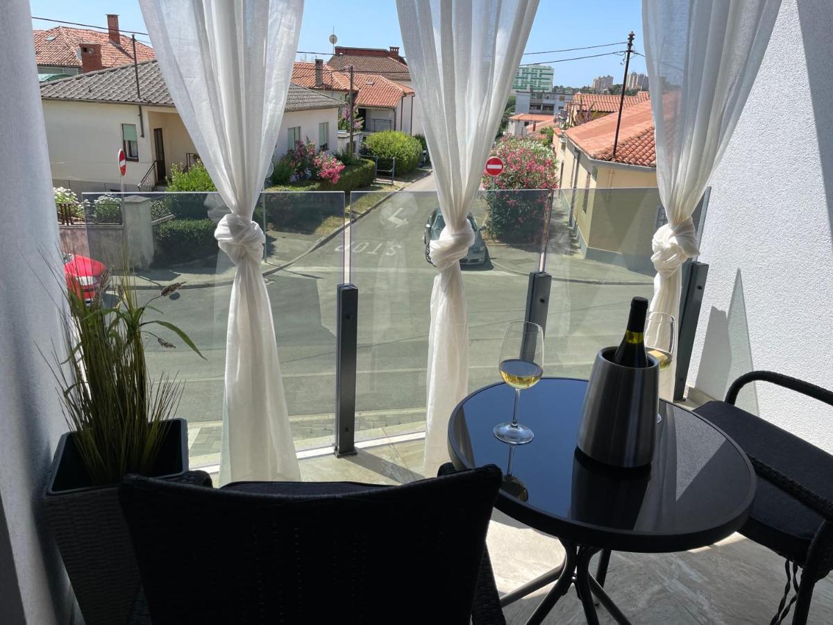 Giovanna Apartment With Terrace And Free Parking Pula Exteriör bild