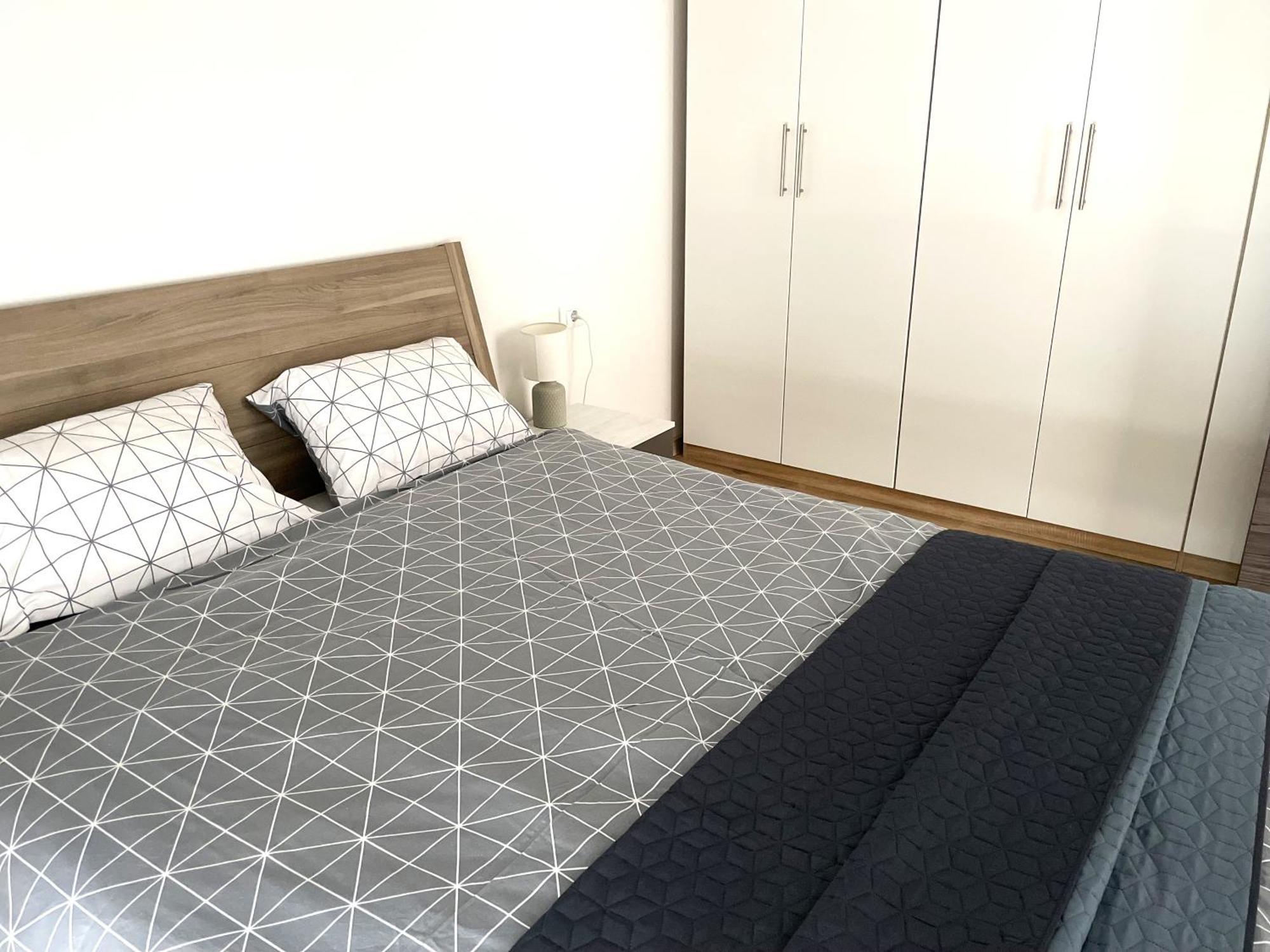 Giovanna Apartment With Terrace And Free Parking Pula Exteriör bild